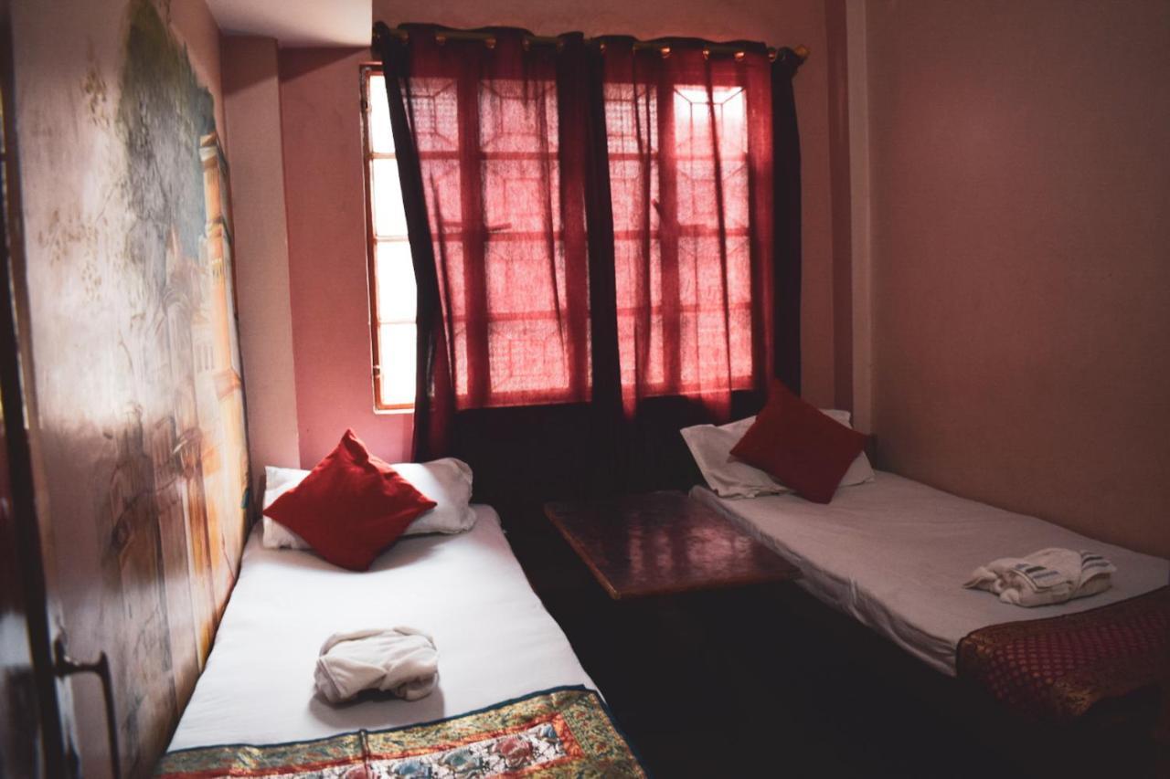 Family Guest House Варанаси Екстериор снимка