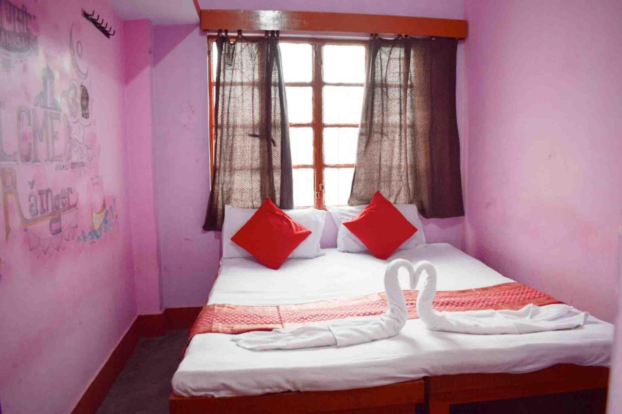 Family Guest House Варанаси Екстериор снимка