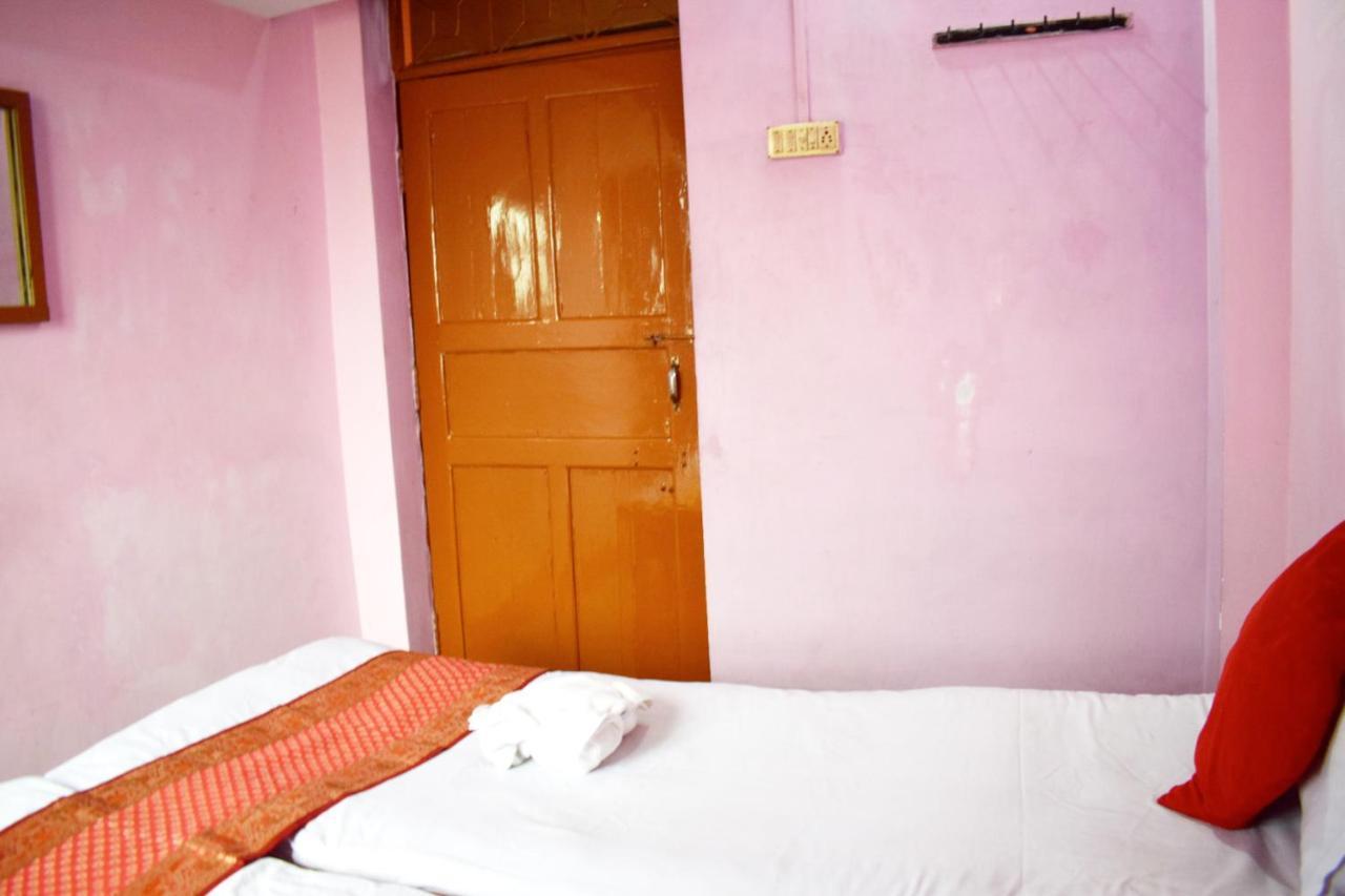 Family Guest House Варанаси Екстериор снимка