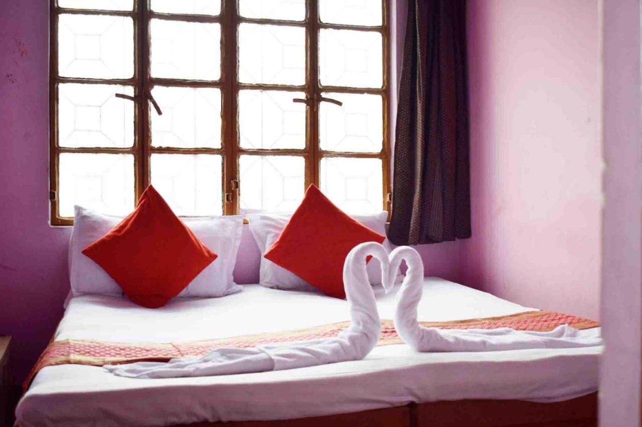 Family Guest House Варанаси Екстериор снимка