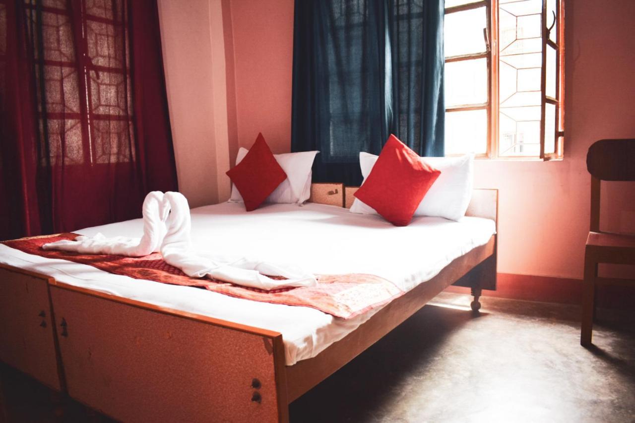 Family Guest House Варанаси Екстериор снимка