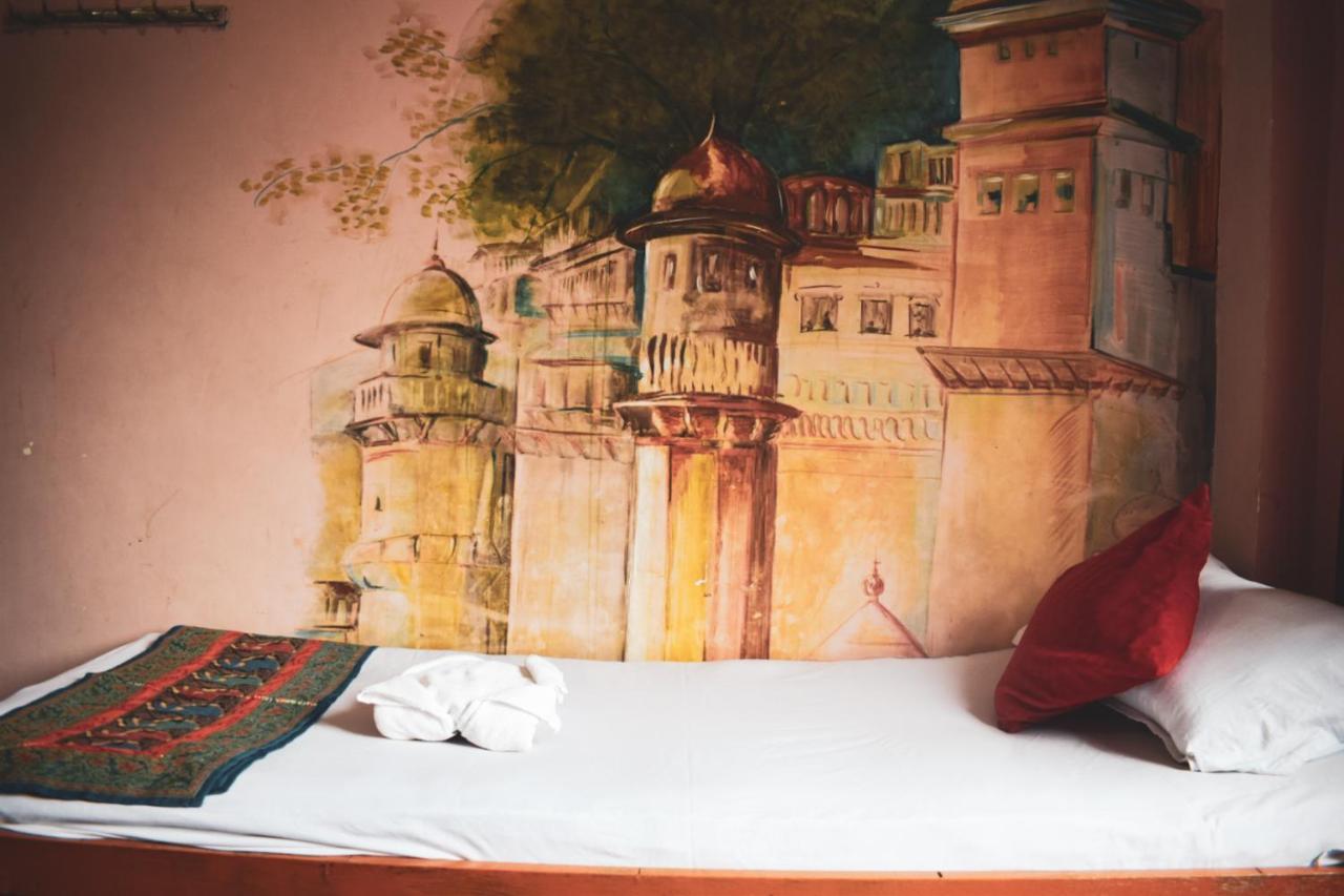 Family Guest House Варанаси Екстериор снимка