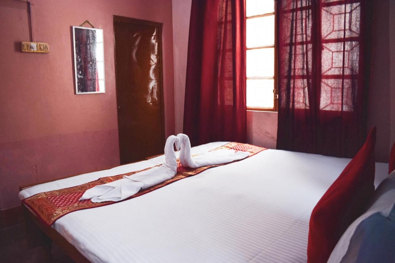 Family Guest House Варанаси Екстериор снимка