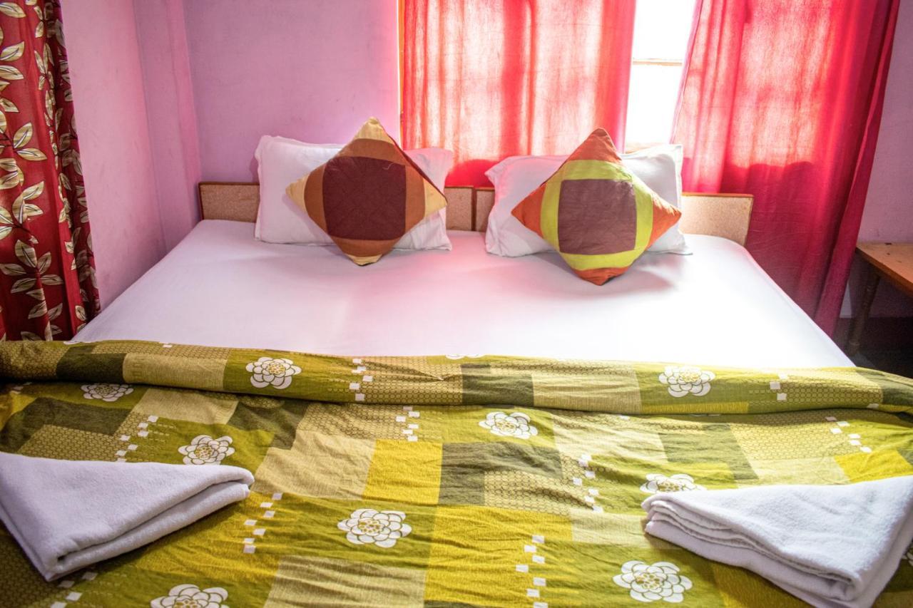 Family Guest House Варанаси Екстериор снимка