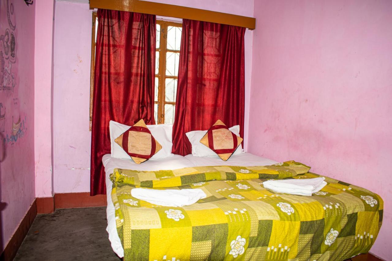Family Guest House Варанаси Екстериор снимка